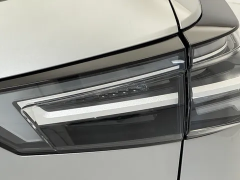 DL74EWU Nissan Qashqai 1.3 DiG-T MH N-Connecta 5dr Thumbnail #25