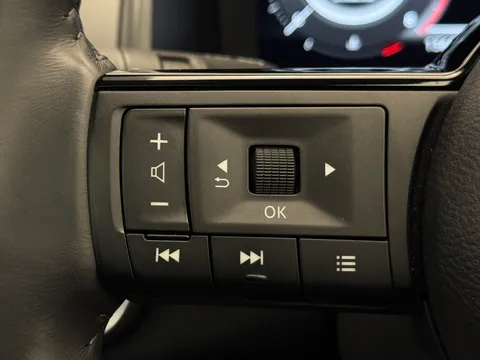 DL74EWU Nissan Qashqai 1.3 DiG-T MH N-Connecta 5dr Thumbnail #22