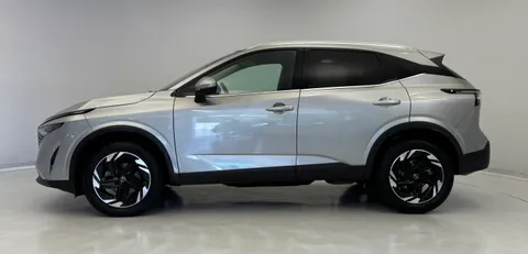 DL74EWU Nissan Qashqai 1.3 DiG-T MH N-Connecta 5dr Thumbnail #6