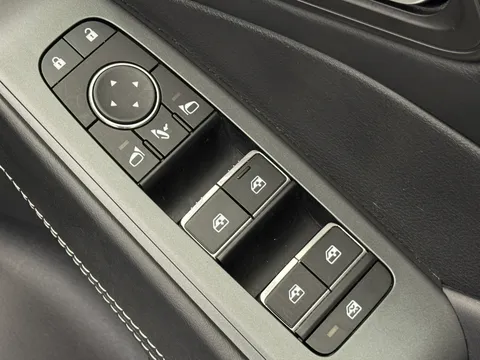 DL74EWU Nissan Qashqai 1.3 DiG-T MH N-Connecta 5dr Thumbnail #30