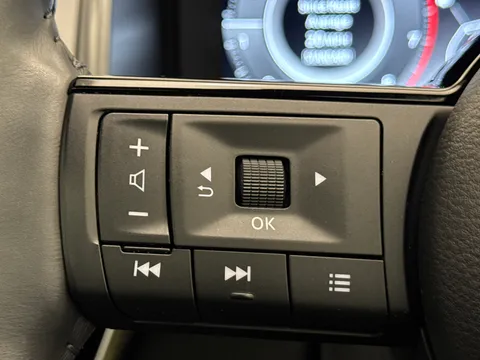 OW24LPU Nissan Qashqai 1.3 DiG-T MH Tekna 5dr Thumbnail #20