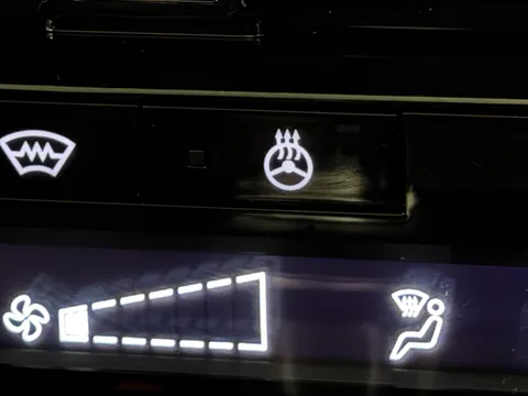 DT74UUL Nissan Qashqai 1.3 DiG-T MH Tekna 5dr Thumbnail #28