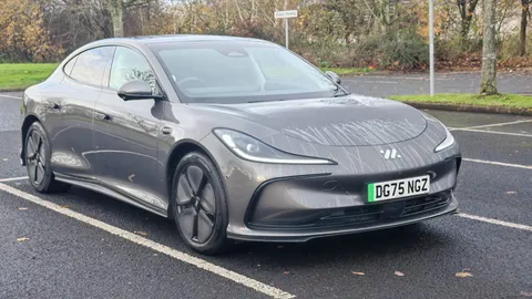 DG75NGZ Mg Motor Uk Im5 217kW Standard Range 75kWh 5dr Auto Thumbnail #2