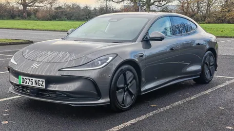 DG75NGZ Mg Motor Uk Im5 217kW Standard Range 75kWh 5dr Auto Thumbnail #4