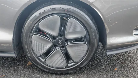 DG75NGZ Mg Motor Uk Im5 217kW Standard Range 75kWh 5dr Auto Thumbnail #12