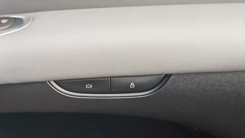 DG75NGZ Mg Motor Uk Im5 217kW Standard Range 75kWh 5dr Auto Thumbnail #26