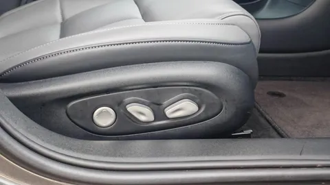 DG75NGZ Mg Motor Uk Im5 217kW Standard Range 75kWh 5dr Auto Thumbnail #31