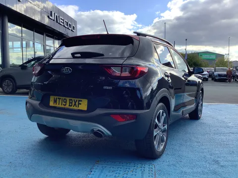 MT19BXF Kia Stonic 1.6 CRDi First Edition 5dr Thumbnail #8