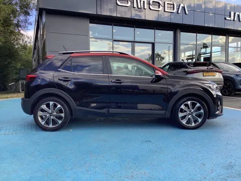 MT19BXF Kia Stonic 1.6 CRDi First Edition 5dr Thumbnail #9