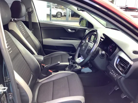 MT19BXF Kia Stonic 1.6 CRDi First Edition 5dr Thumbnail #12