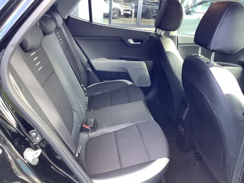 MT19BXF Kia Stonic 1.6 CRDi First Edition 5dr Thumbnail #13