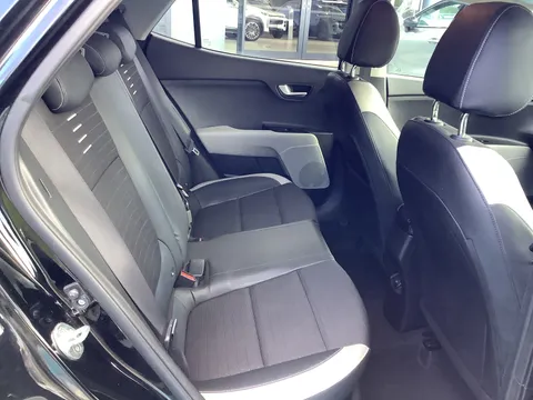 MT19BXF Kia Stonic 1.6 CRDi First Edition 5dr Thumbnail #14