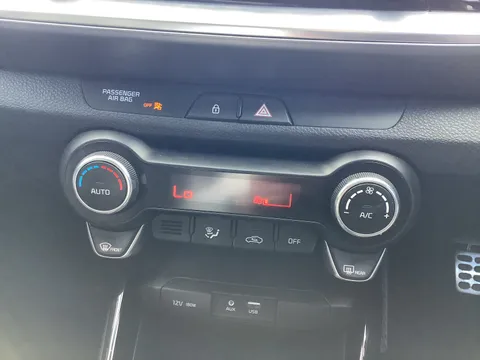 MT19BXF Kia Stonic 1.6 CRDi First Edition 5dr Thumbnail #24