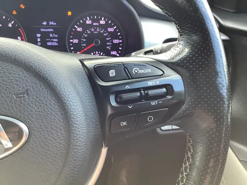 MT19BXF Kia Stonic 1.6 CRDi First Edition 5dr Thumbnail #27