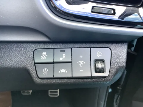 MT19BXF Kia Stonic 1.6 CRDi First Edition 5dr Thumbnail #29