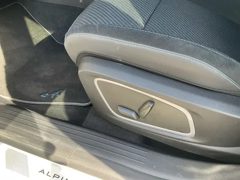 DX74OYH Renault Austral E-Tech FHEV Iconic Esprit Alpine 5dr Auto Thumbnail #17