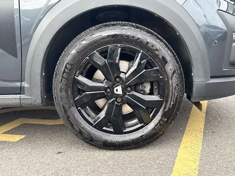 33 of 34 for Dacia Jogger 1.0 TCe Extreme SE 5dr