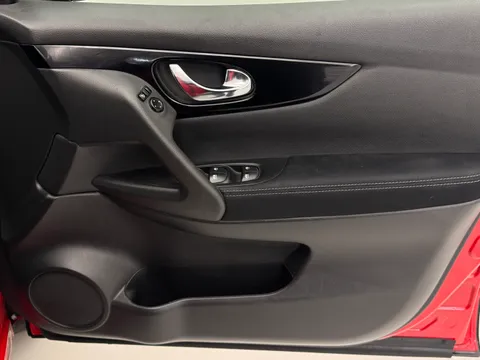 19 of 33 for Nissan Qashqai 1.5 dCi 115 N-Connecta 5dr DCT