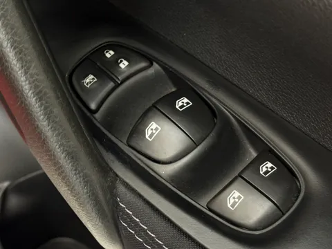 20 of 33 for Nissan Qashqai 1.5 dCi 115 N-Connecta 5dr DCT