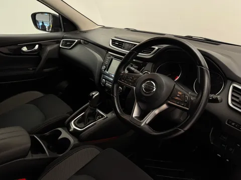 21 of 33 for Nissan Qashqai 1.5 dCi 115 N-Connecta 5dr DCT