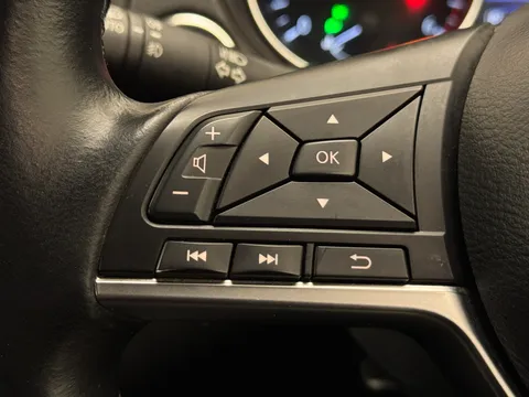 22 of 33 for Nissan Qashqai 1.5 dCi 115 N-Connecta 5dr DCT