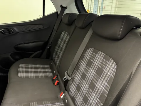 EA25YJM Hyundai i10 1.0 [63] Premium 5dr Auto [Nav] Thumbnail #11