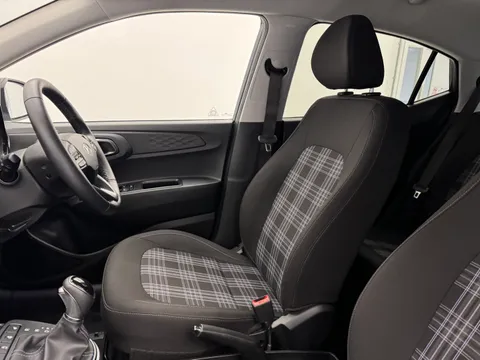 EA25YJM Hyundai i10 1.0 [63] Premium 5dr Auto [Nav] Thumbnail #13