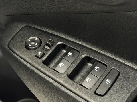 EA25YJM Hyundai i10 1.0 [63] Premium 5dr Auto [Nav] Thumbnail #18