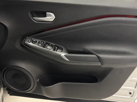 OW74HKC Nissan Juke 1.0 DiG-T N-Connecta 5dr Thumbnail #19