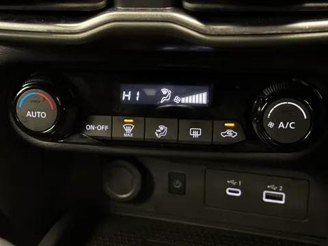 OW74HKC Nissan Juke 1.0 DiG-T N-Connecta 5dr Thumbnail #27