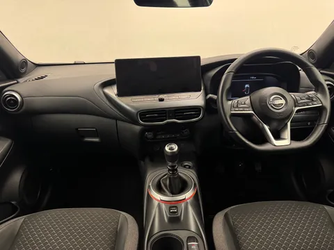 OY74YKW Nissan Juke 1.0 DiG-T N-Connecta 5dr Thumbnail #4