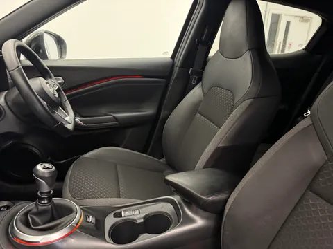 OY74YKW Nissan Juke 1.0 DiG-T N-Connecta 5dr Thumbnail #16