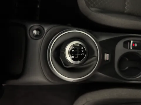 OY74YKW Nissan Juke 1.0 DiG-T N-Connecta 5dr Thumbnail #18