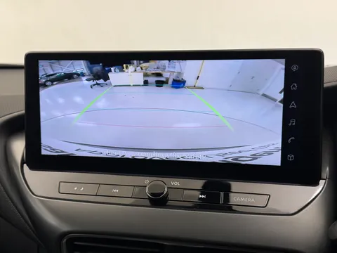 OY74YKW Nissan Juke 1.0 DiG-T N-Connecta 5dr Thumbnail #27