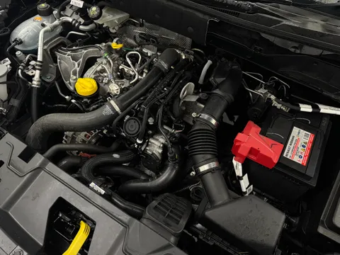 OY74YKW Nissan Juke 1.0 DiG-T N-Connecta 5dr Thumbnail #30