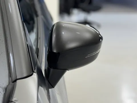 OY74YKW Nissan Juke 1.0 DiG-T N-Connecta 5dr Thumbnail #32