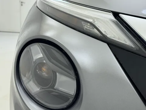 OY74YKW Nissan Juke 1.0 DiG-T N-Connecta 5dr Thumbnail #33