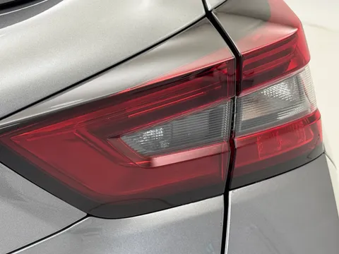 OY74YKW Nissan Juke 1.0 DiG-T N-Connecta 5dr Thumbnail #34