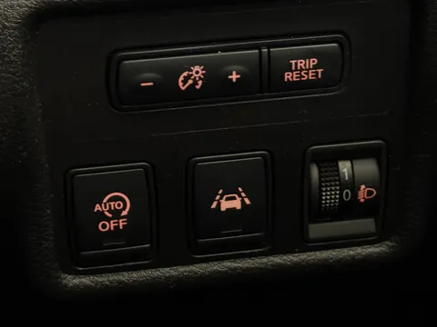 28 of 35 for Nissan Micra 0.9 IG-T Acenta 5dr