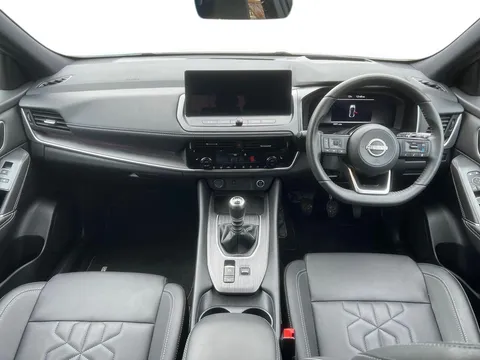 OX74BVV Nissan Qashqai 1.3 DiG-T MH Tekna 5dr Thumbnail #3