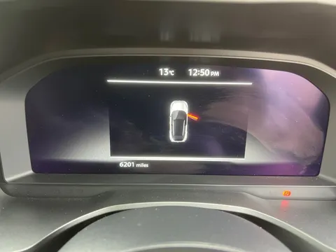 OX74BVV Nissan Qashqai 1.3 DiG-T MH Tekna 5dr Thumbnail #12