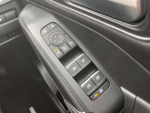 OX74BVV Nissan Qashqai 1.3 DiG-T MH Tekna 5dr Thumbnail #23