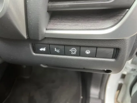 OX74BVV Nissan Qashqai 1.3 DiG-T MH Tekna 5dr Thumbnail #24