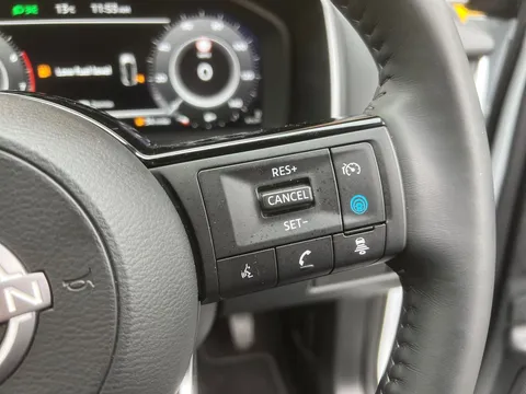 OX74BVV Nissan Qashqai 1.3 DiG-T MH Tekna 5dr Thumbnail #25