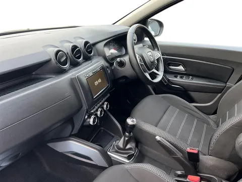 3 of 17 for DACIA DUSTER 1.6 SCe Prestige 5dr