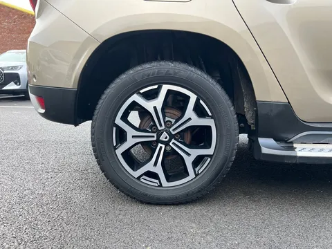 4 of 17 for DACIA DUSTER 1.6 SCe Prestige 5dr