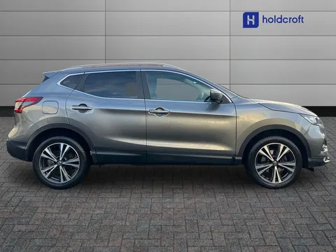 DX67SUU Nissan Qashqai 1.2 DiG-T N-Connecta [Glass Roof Pack] 5dr Thumbnail #3