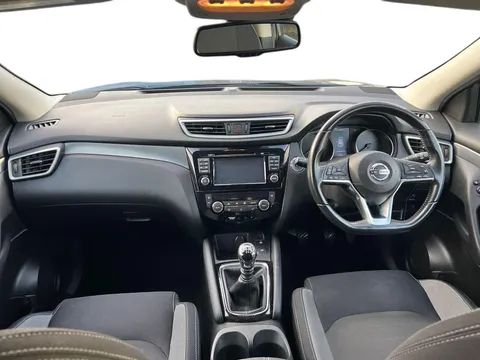 DX67SUU Nissan Qashqai 1.2 DiG-T N-Connecta [Glass Roof Pack] 5dr Thumbnail #12
