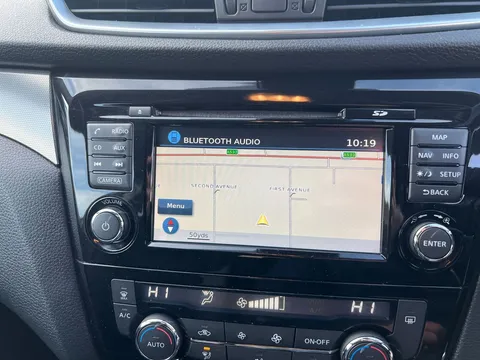 DX67SUU Nissan Qashqai 1.2 DiG-T N-Connecta [Glass Roof Pack] 5dr Thumbnail #14