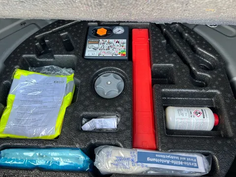 DX67SUU Nissan Qashqai 1.2 DiG-T N-Connecta [Glass Roof Pack] 5dr Thumbnail #20